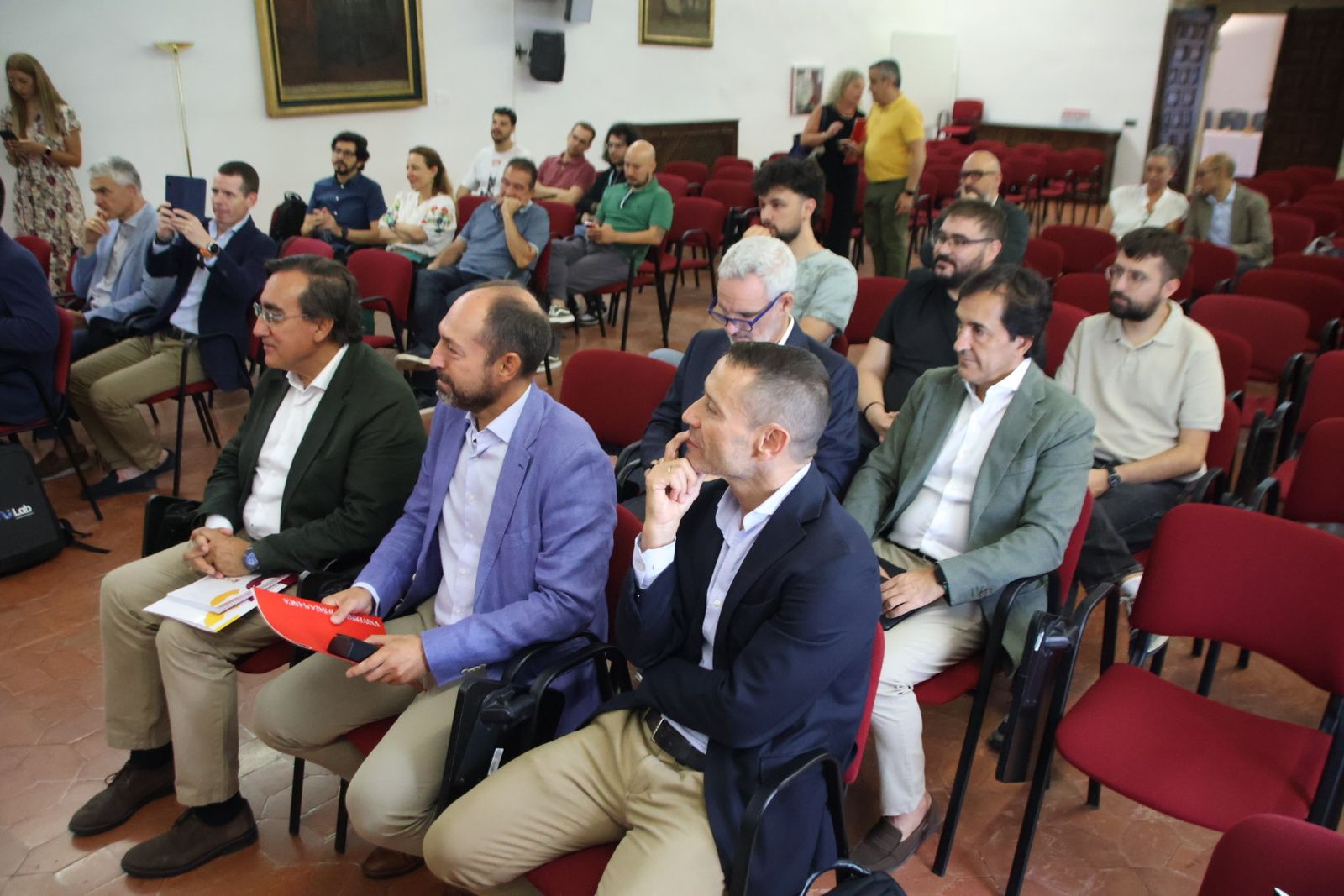 El rector de la Universidad de Salamanca inaugura la jornada ‘Entornos para innovar’ de la Fundación I+E