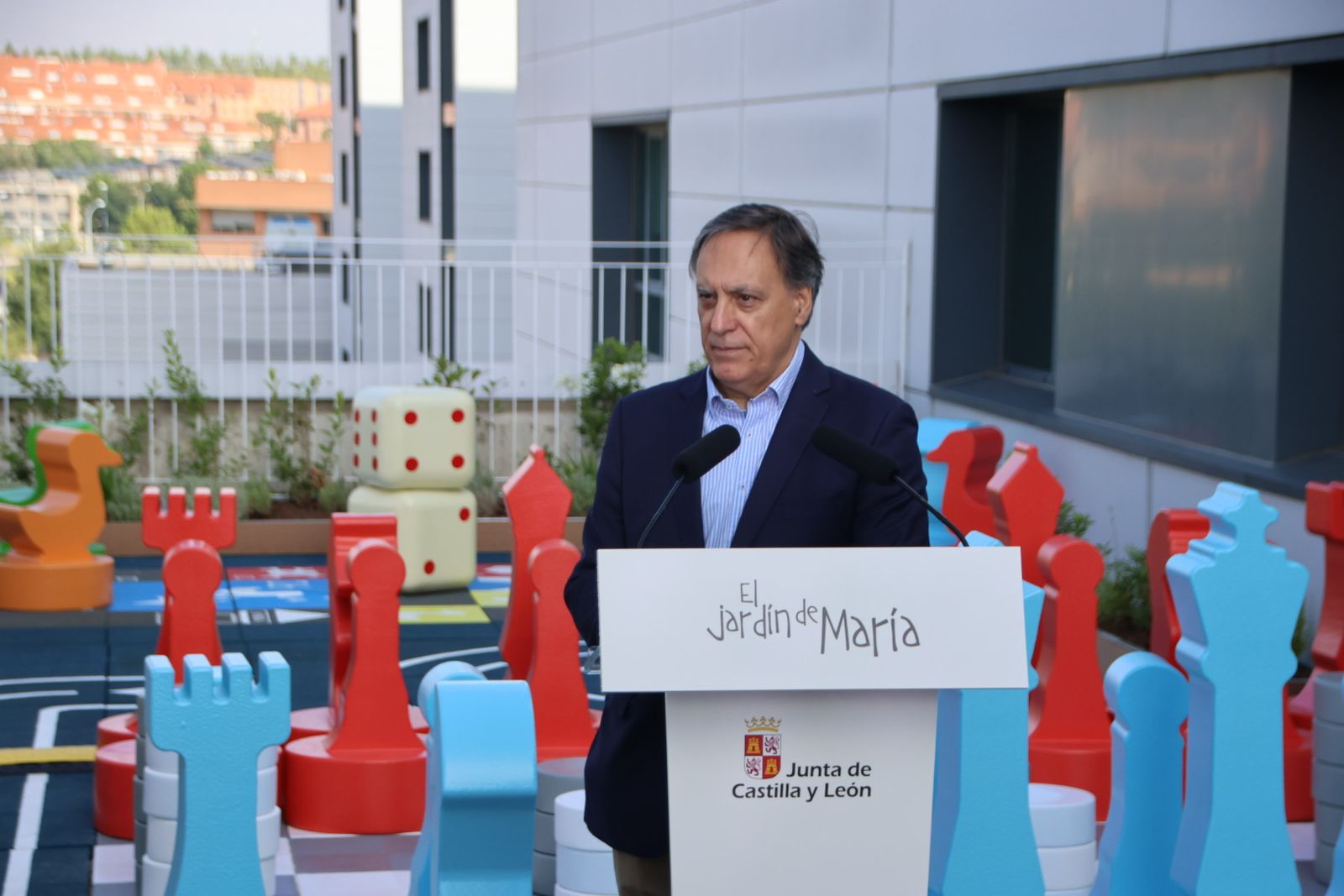 Presentación de la terraza “El Jardín de María”, Hospital Universitario de Salamanca