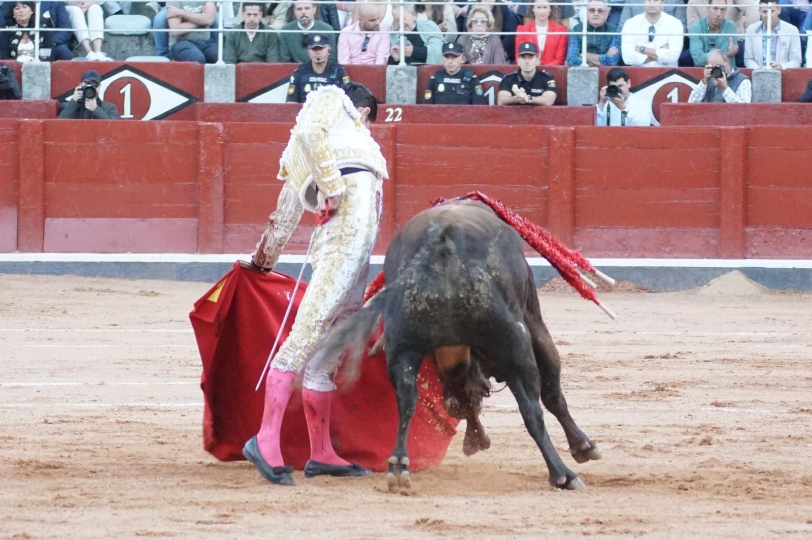 La corrida concurso para despedir la feria con Morante, Talavante y Borja Jiménez: imágenes de los mejores momentos en La Glorieta