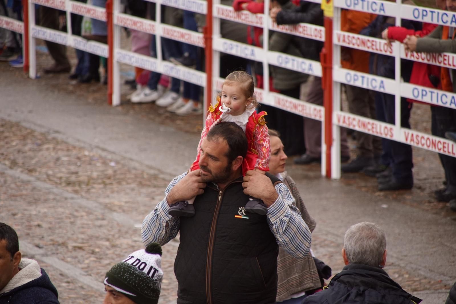 ambiente-encierro-urbano-lunes-de-carnaval-en-ciudad-rodrigo-12-de-febrero-de-2024-fotos-s24h-64