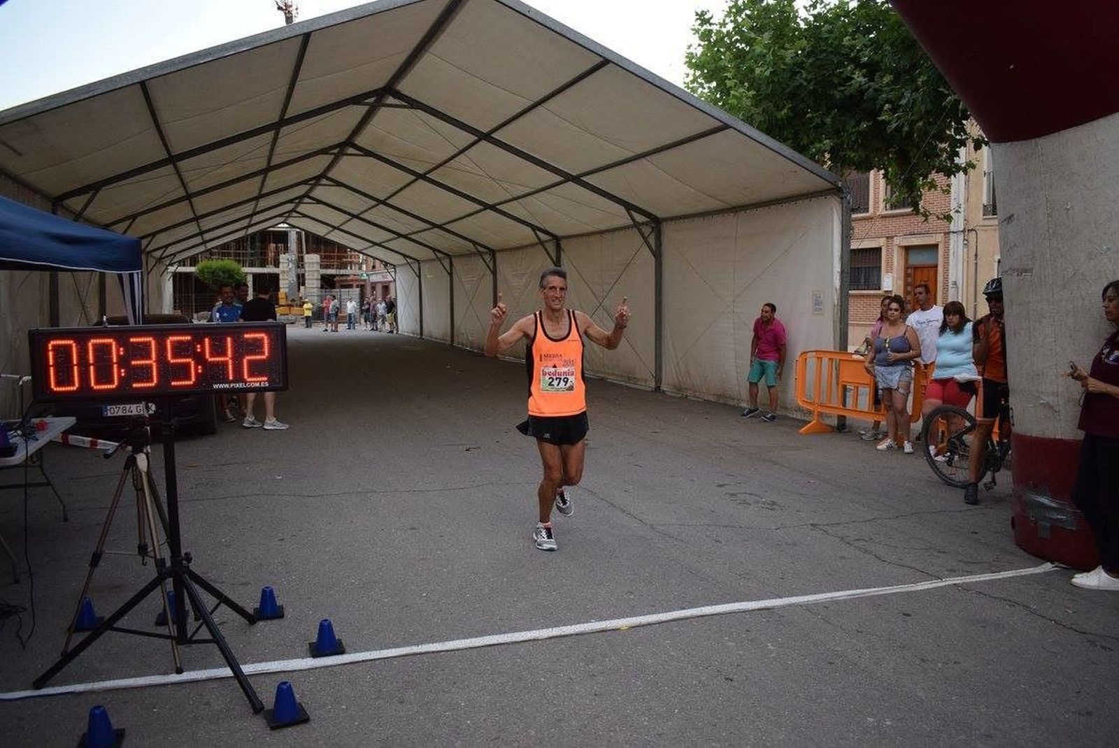 Alejandro Antón y Almudena García vencen con autoridad en Cantalapiedra