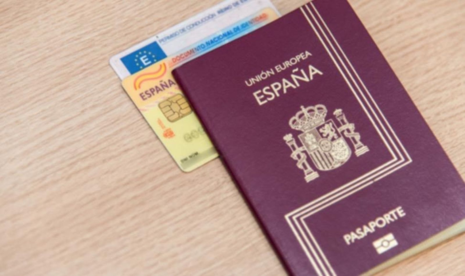 Pasaporte y DNI