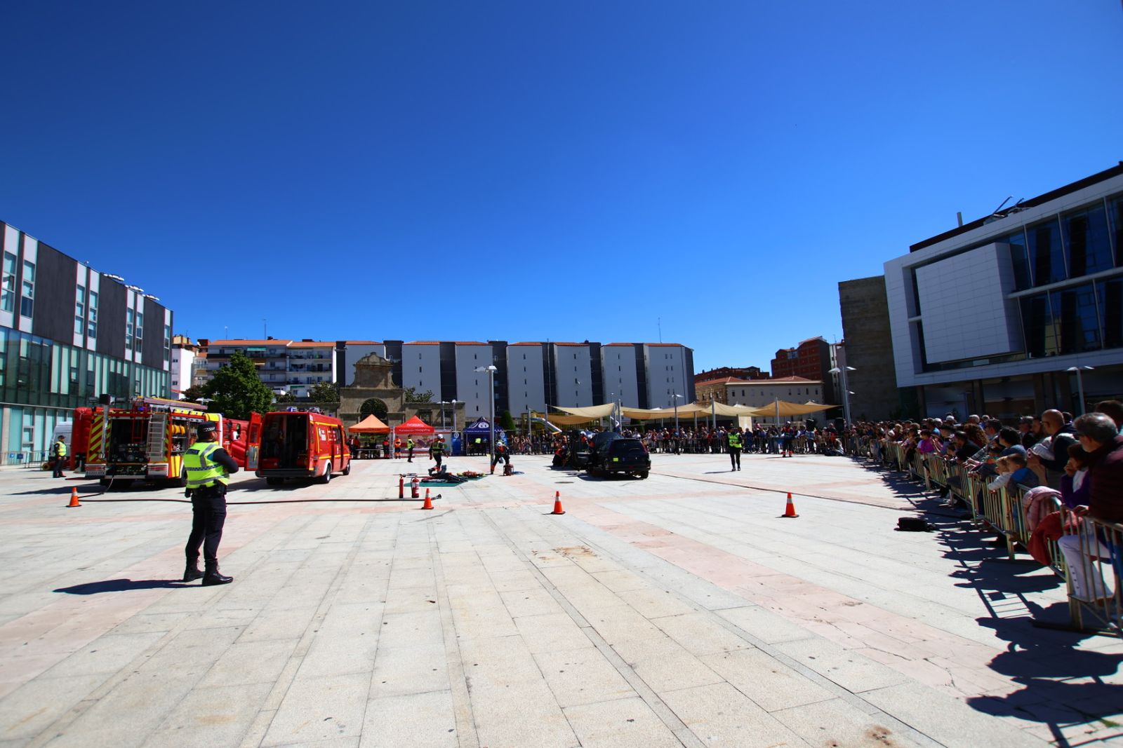 Simulacro de accidente de tráfico en la Plaza de La Concordia