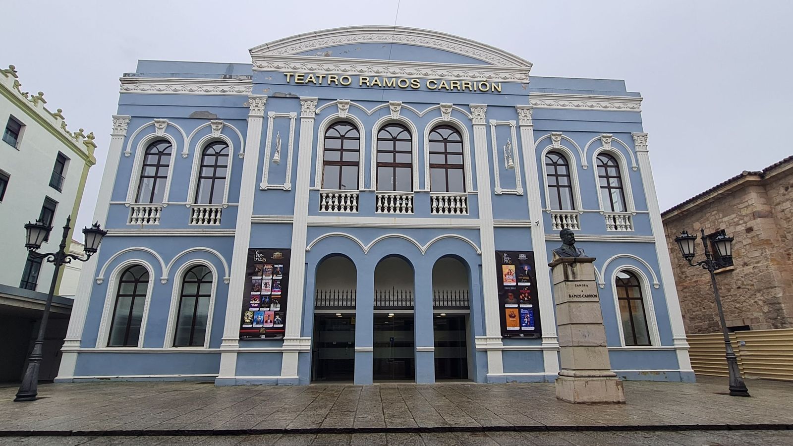 Fachada del Teatro Ramos Carrión