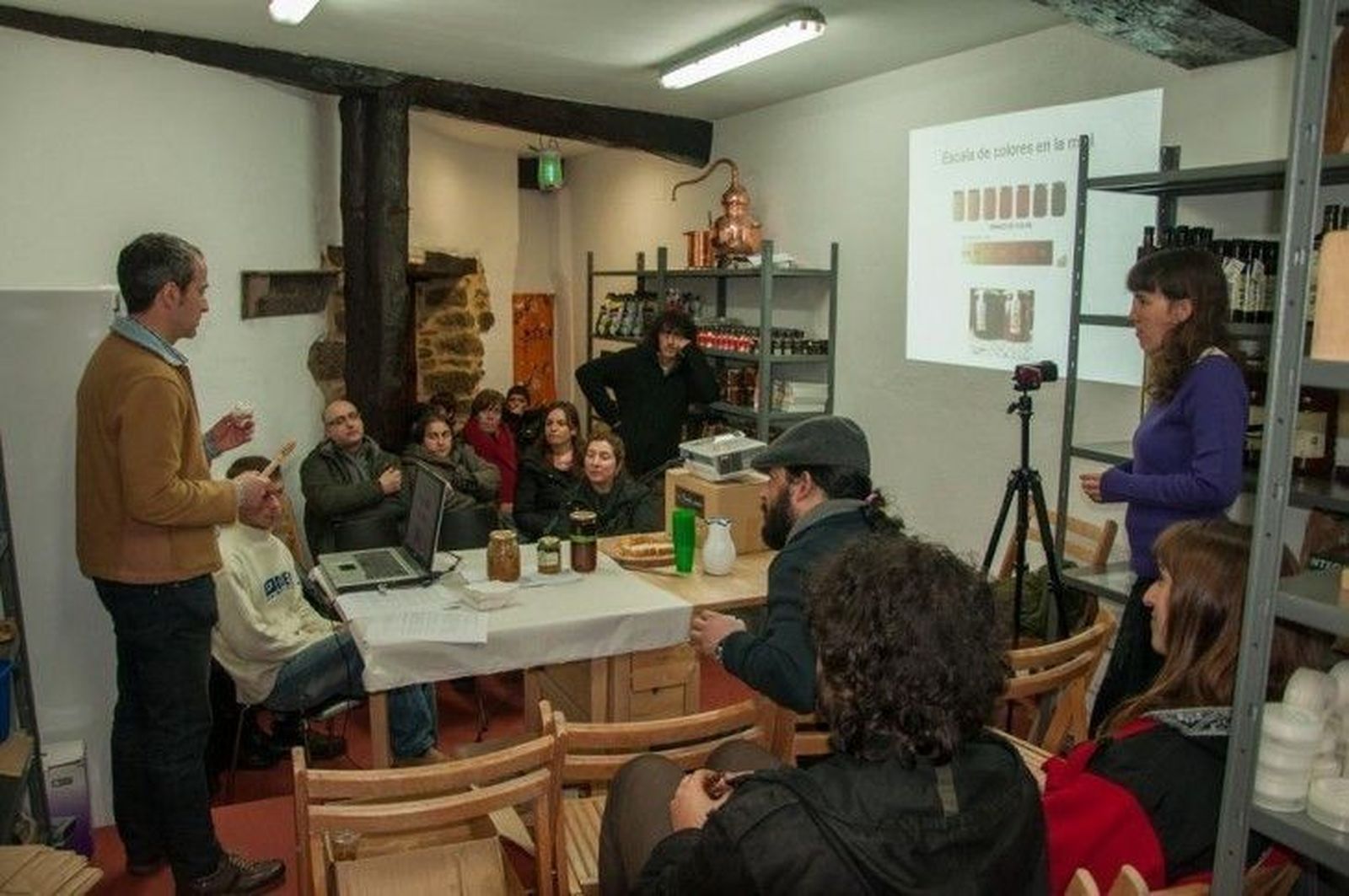 Cata de mieles ecológicas en Villanueva del Conde