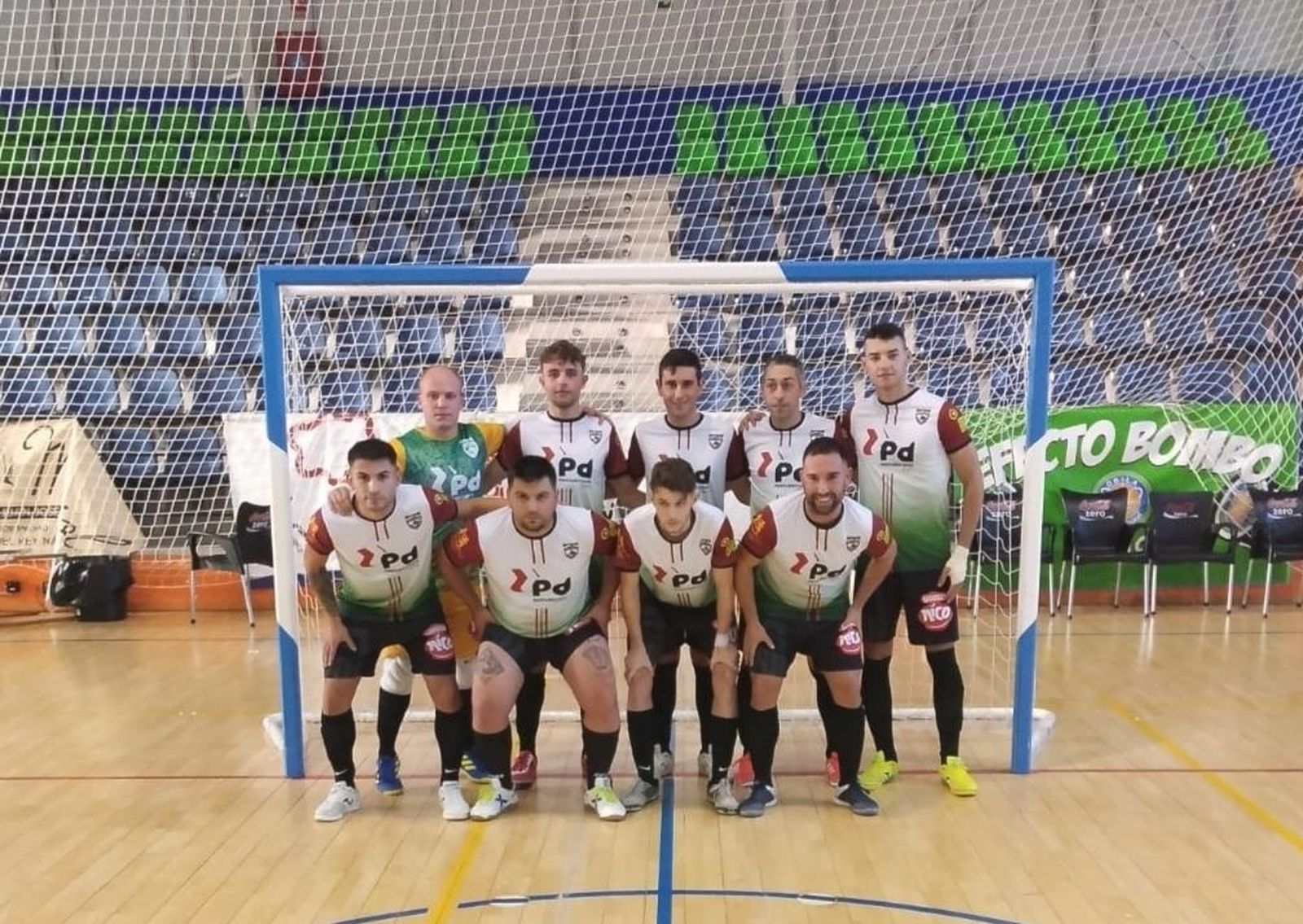 Plantilla del FS Ciudad de Toro en su debut liguero ante el Ávila Sala. Archivo.