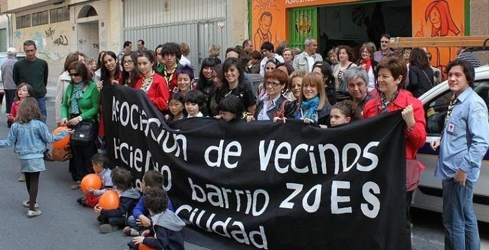 ZOES cumple cuarenta años de dedicación al Barrio del Oeste