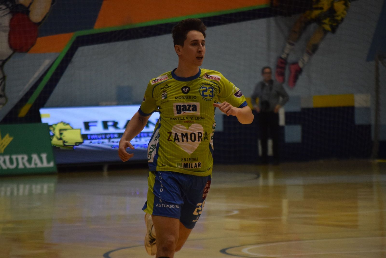 Luis Horcajada en un encuentro del Balonmano Zamora.