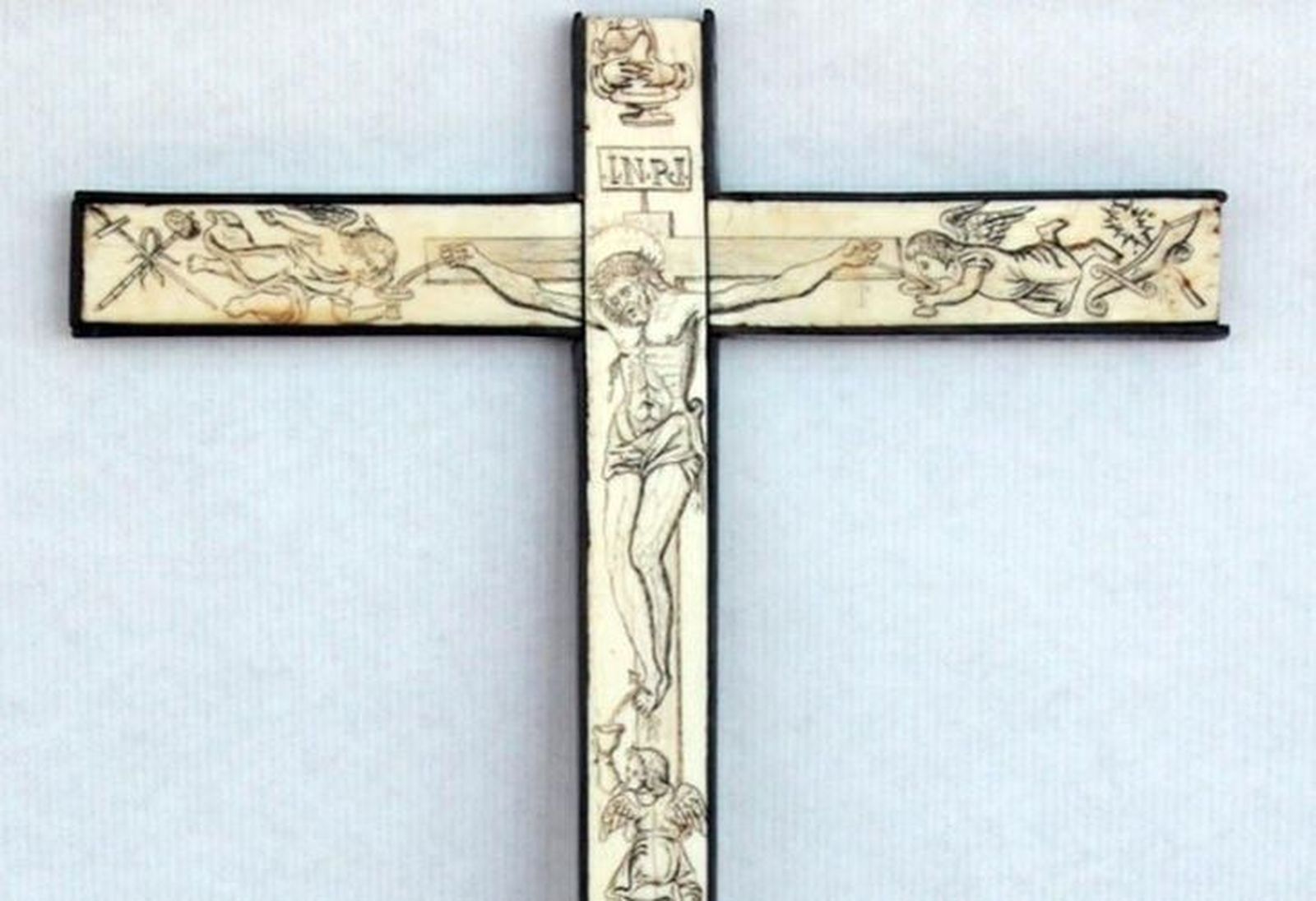 Cruz con los “arma Christi”, pieza del mes de abril en el Museo Diocesano de Zamora