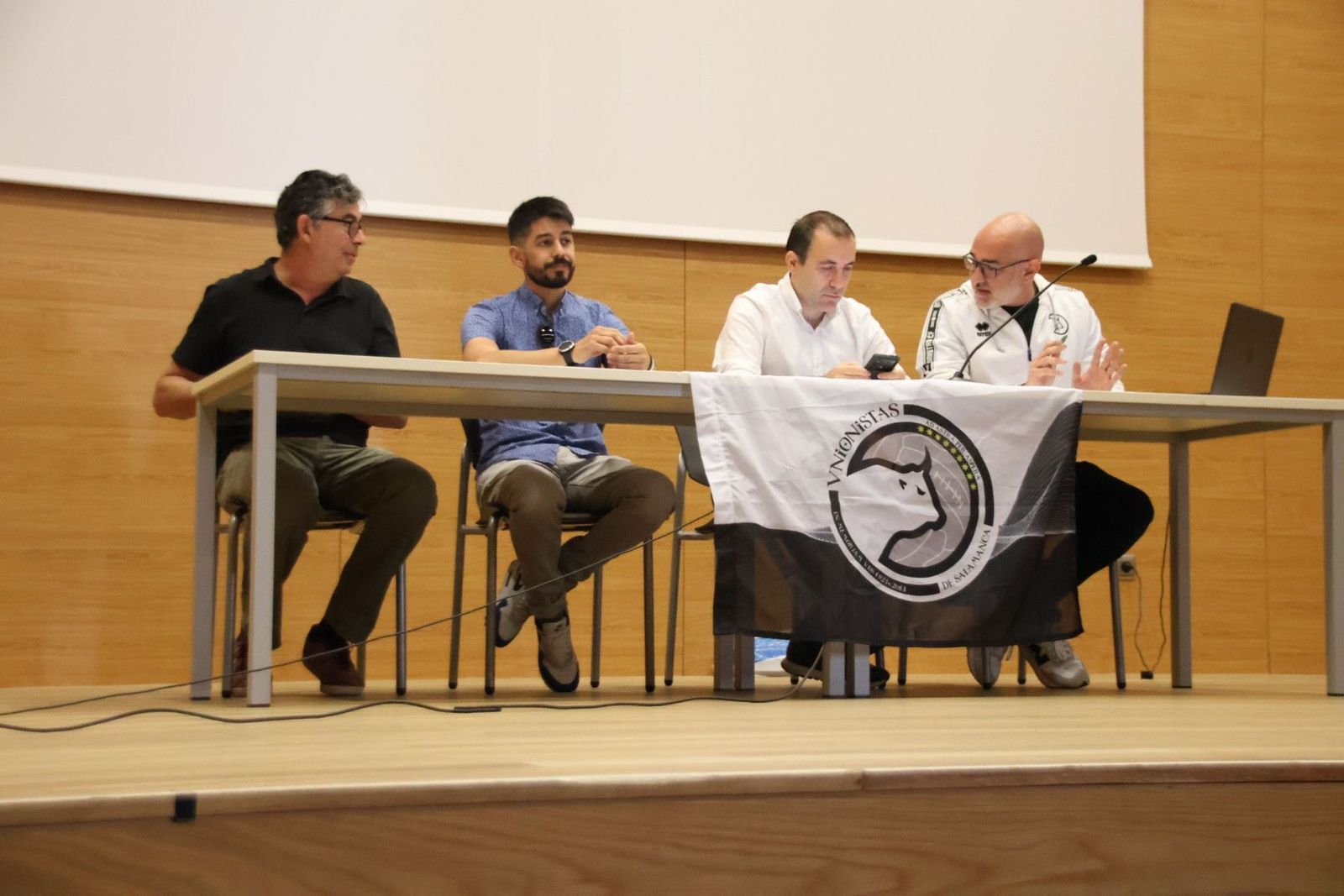 Asamblea General Extraordinaria de Unionistas Asamblea General Extraordinaria de Unionistas