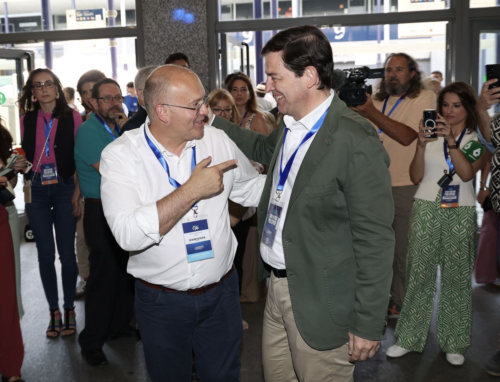Mañueco, presidente del PP CyL, y Miguel Tellado, secretario general del PP, en la primera jornada del 21 Congreso Nacional del PP