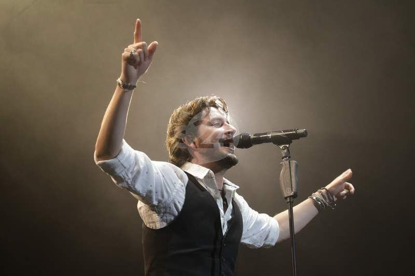 Manuel Carrasco baila el viento en Salamanca