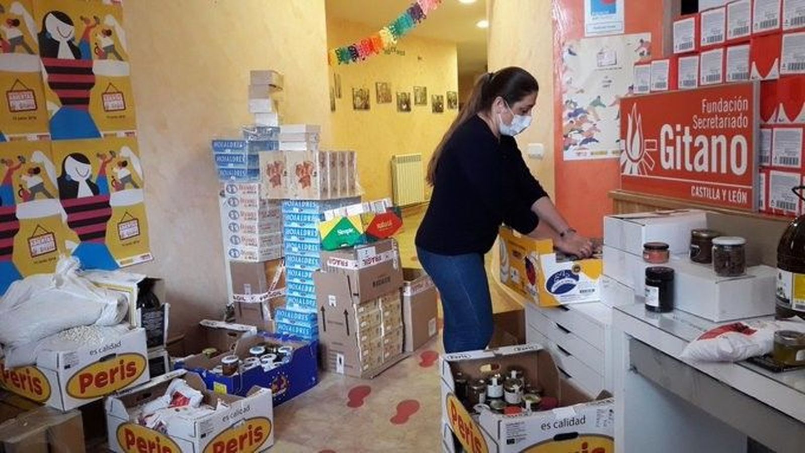La Fundación Secretariado Gitano de Castilla y León prepara alimentos para familias gitanas en situación de emergencia durante la pandemia. Foto de archivo. La Fundación Secretariado Gitano de Castilla y León prepara alimentos para familias gitanas en situación de emergencia durante la pandemia. Foto de archivo.