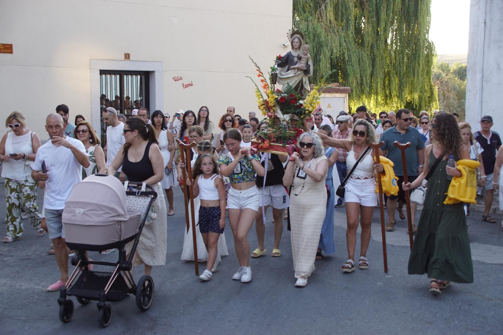 Procesión con la Virgen del Carmen por el río Tormes en Alba (53).jpeg