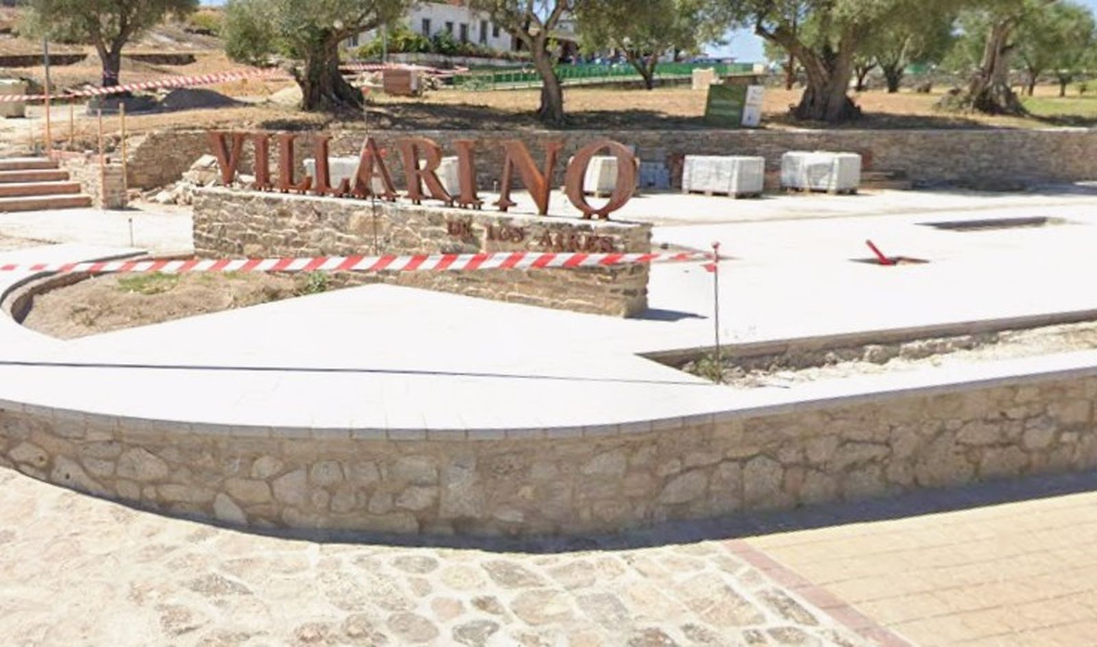 Cartel indicativo de Villarino de los Aires