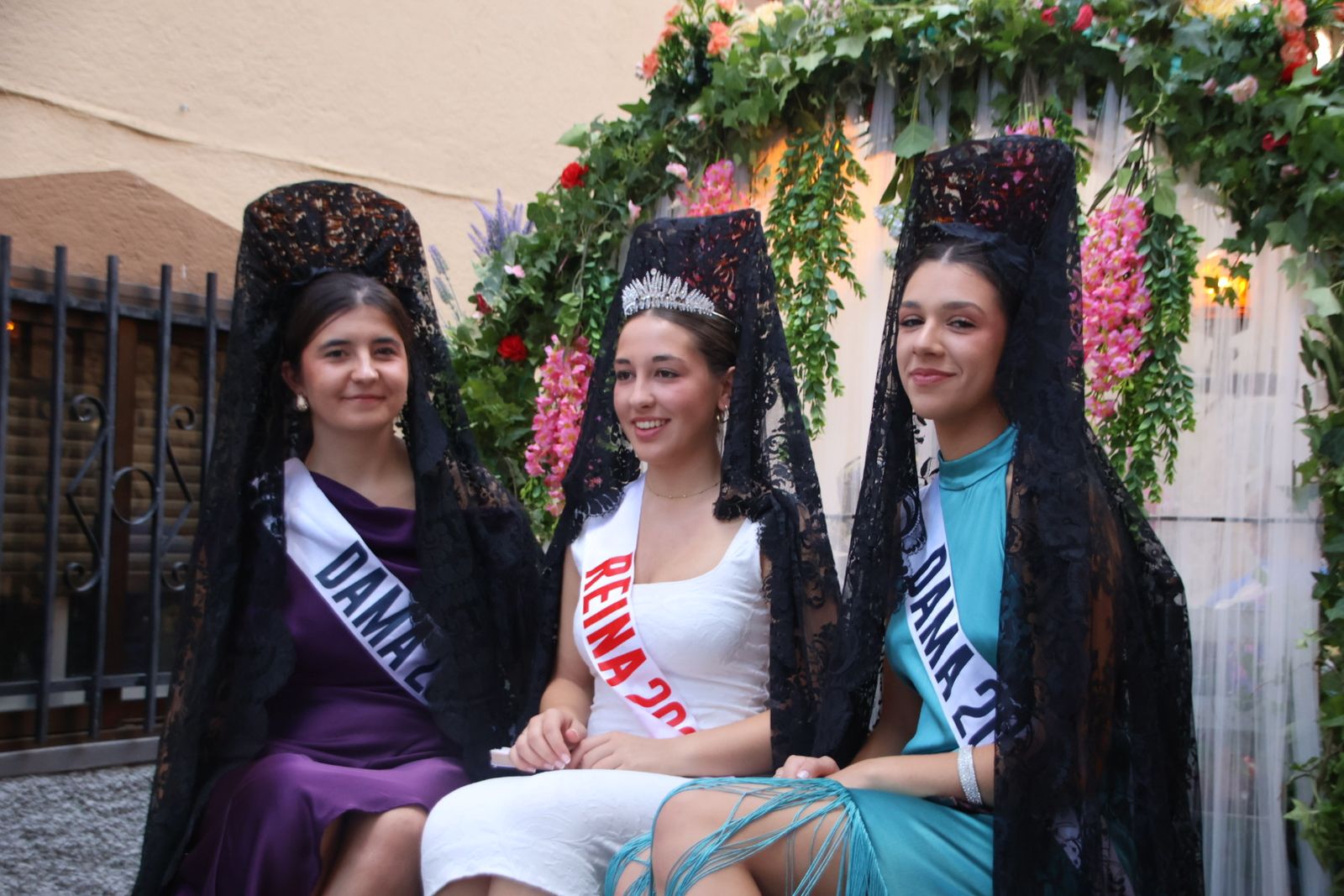 San Esteban de la Sierra, desfile de carrozas y disfraces