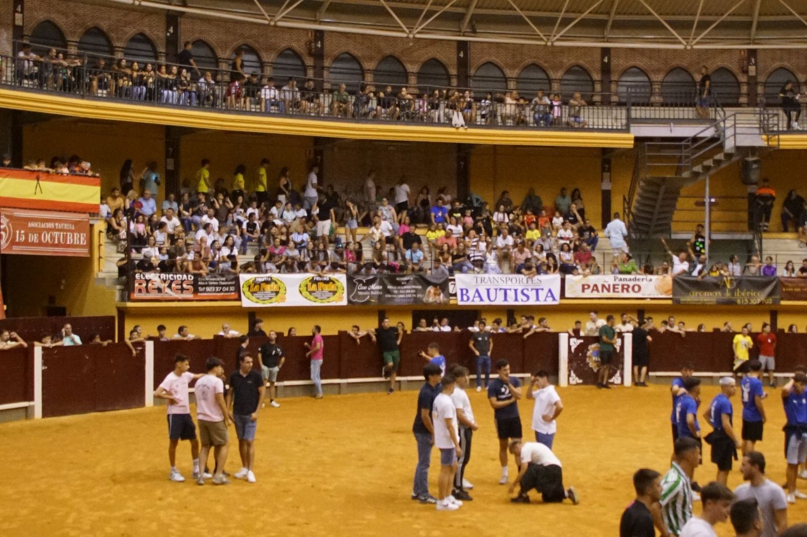 Multitudinario encierro nocturno en Alba de Tormes