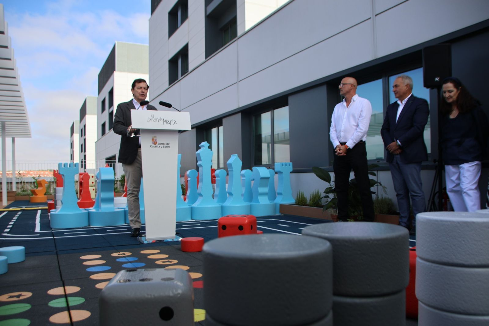 Presentación de la terraza “El Jardín de María”, Hospital Universitario de Salamanca