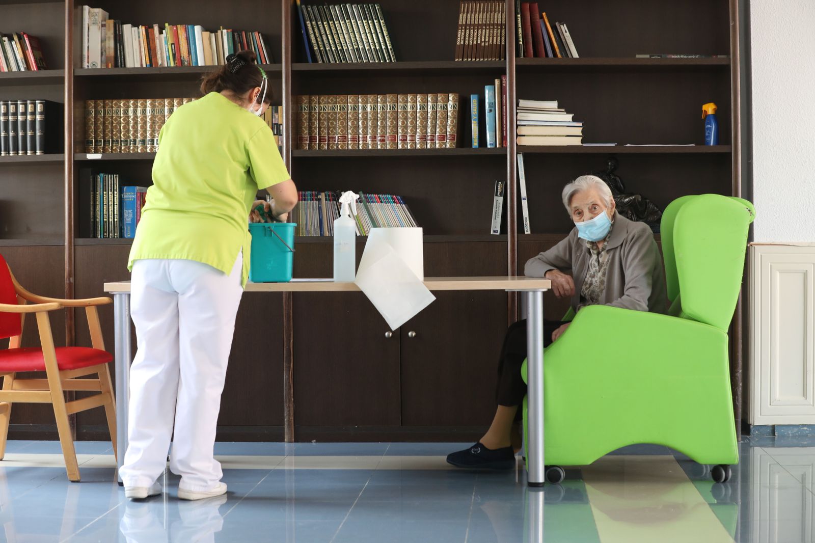 Las residencias de Castilla y León mirarán más por el usuario y por la modernización, según el borrador de la futura ley de atención residencial