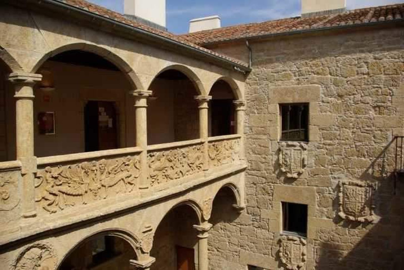 La visión del primer fotógrafo español en la muestra de Augusto Arcimís