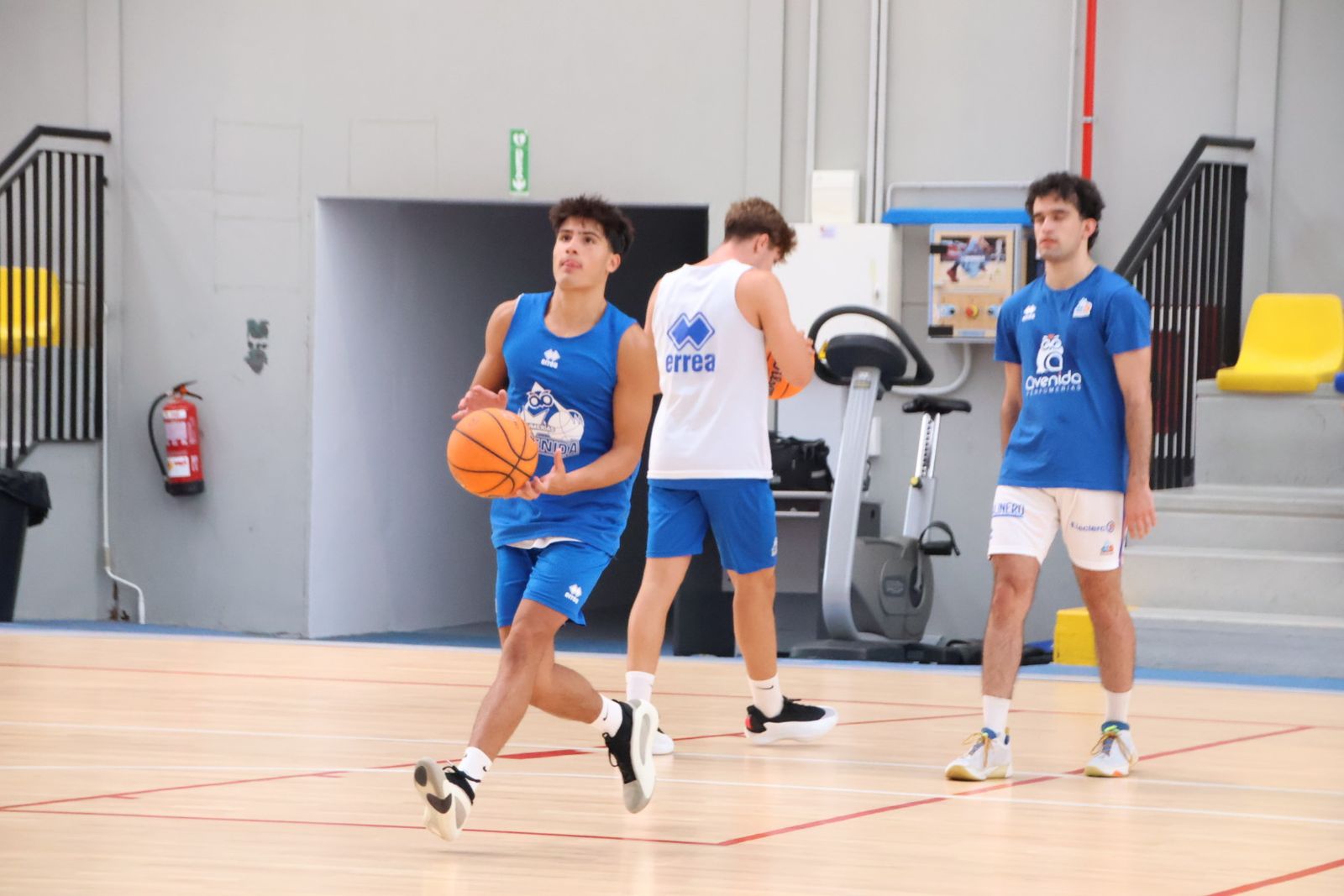 Primer entrenamiento de Perfumerías Avenida de Tercera FEB