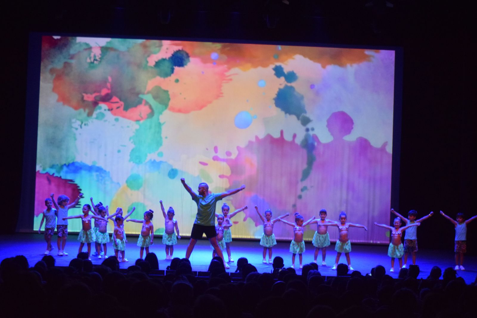 espectaculo-volver-de-escena-en-el-teatro-ramos-carrion-22