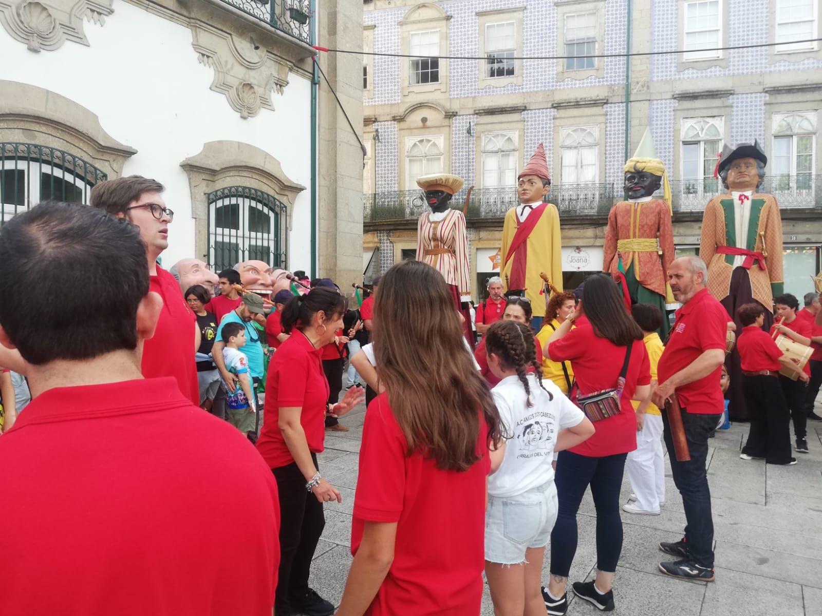 encuentro-cabezudos-y-gigantes-en-braga-portugal-16