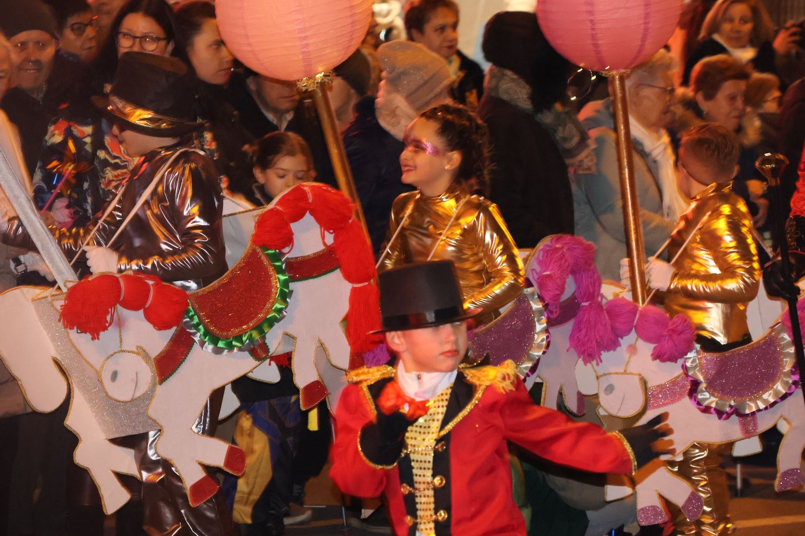 GALERÍA | Disfruta de las imágenes del colorido desfile de Carnaval en Zamora