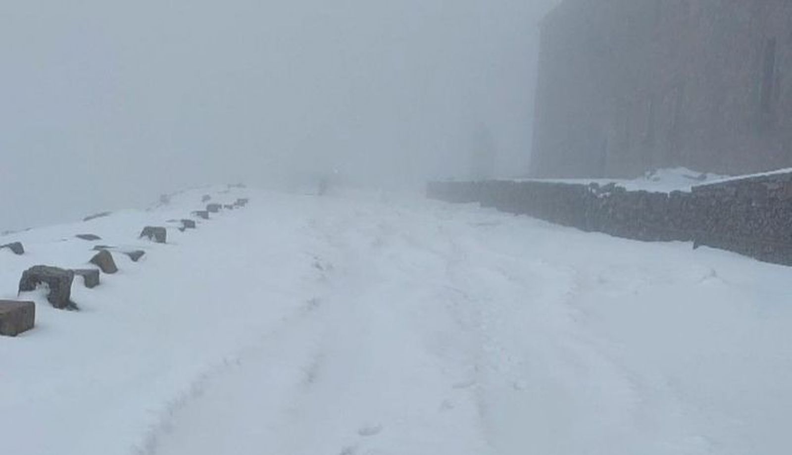 Nieve en la Peña de Francia a 11 de marzo de 2025