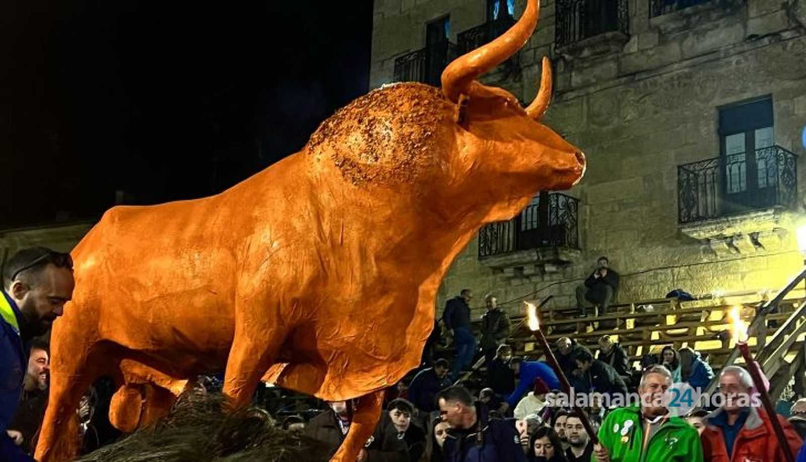 Quema del toro de Cenizos Carnaval del Toro Ciudad Rodrigo 2025 (25) Quema del toro de Cenizos Carnaval del Toro Ciudad Rodrigo 2025 (25)