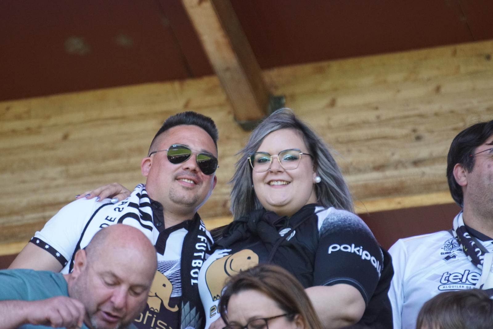 Gran ambiente en la grada para ver el partido entre Zamora - Unionistas en el Estadio Ruta de la Plata