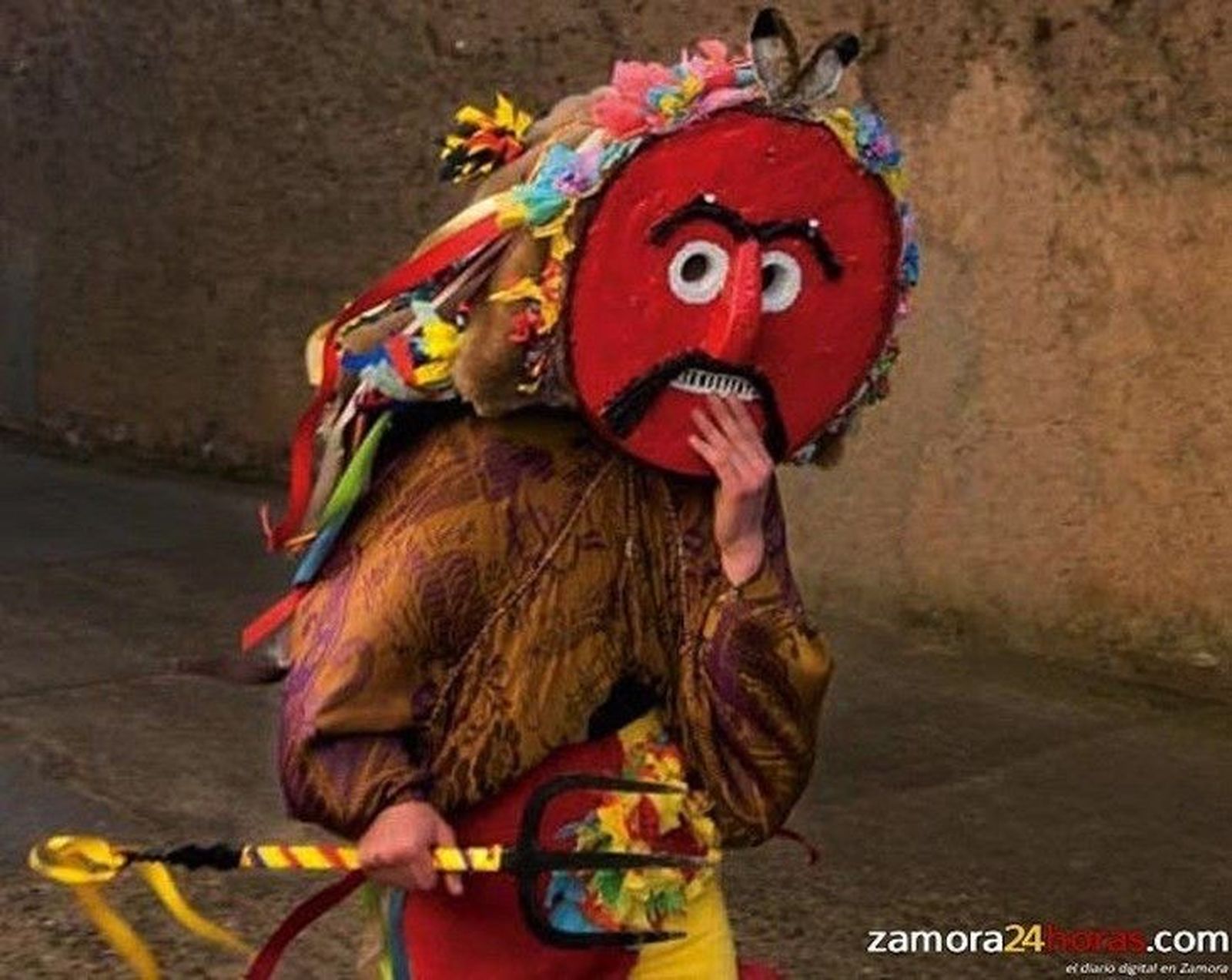 Recorrido etnográfico y turístico por las mascaradas de Año Nuevo