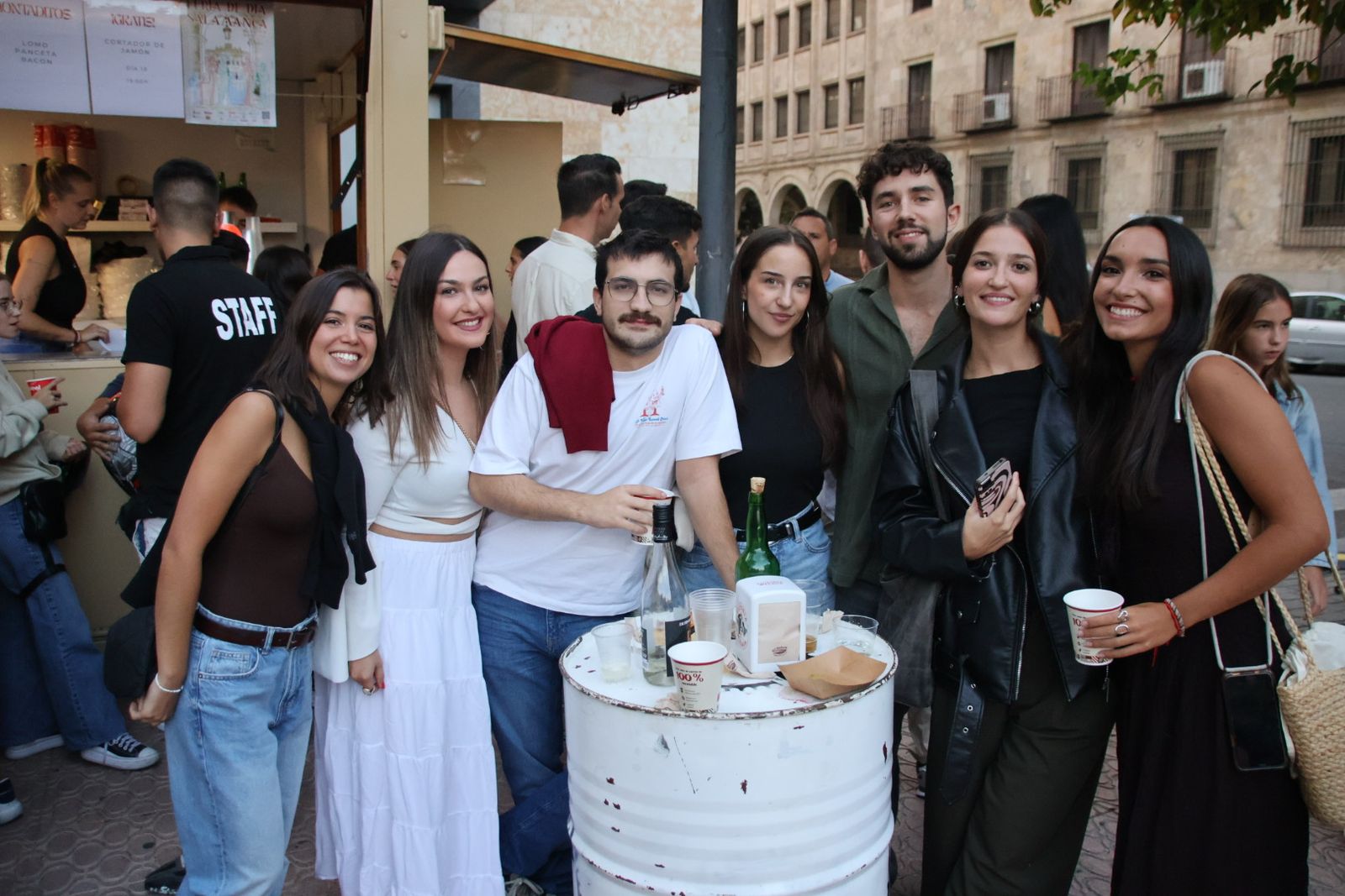 Ambiente de las casetas el  jueves por la tarde noche