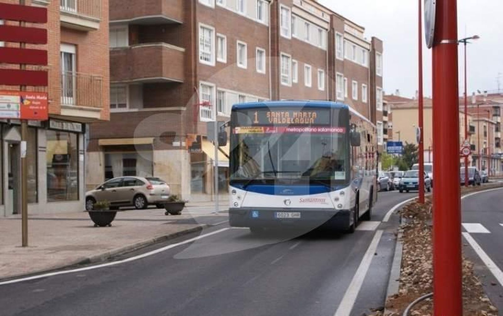 Proponen al pleno reducir el precio del autobús metropolitano para jóvenes y parados