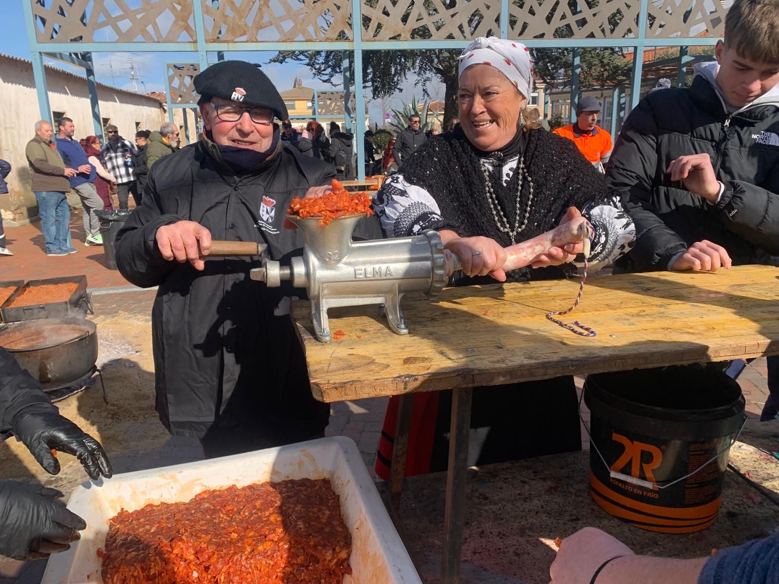 Doñinos revive las labores más artesanales de la provincia con la XVIII fiesta de la matanza