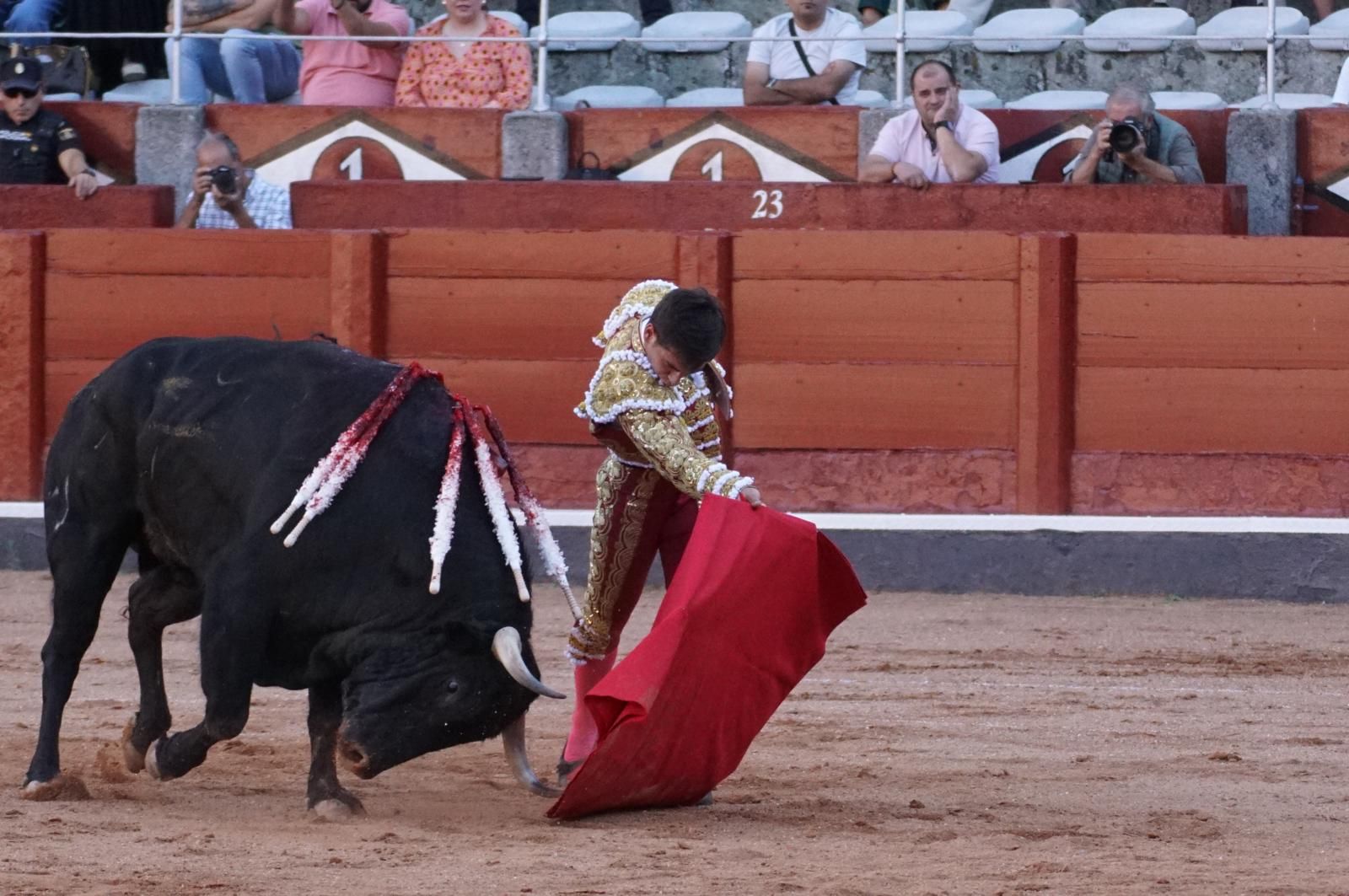 Presencia salmantina por partida doble en la primera corrida de la feria: Damián Castaño e Ismael Martín junto al mexicano Diego San Román