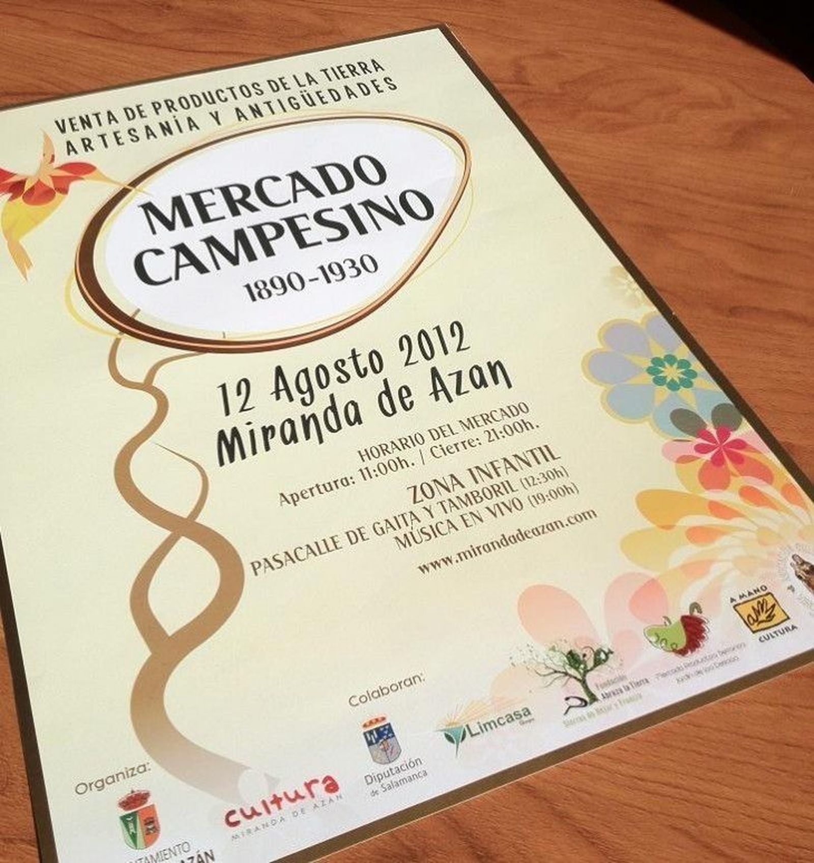 Novedoso Mercado Tradicional Campesino de alimentación y artesanía