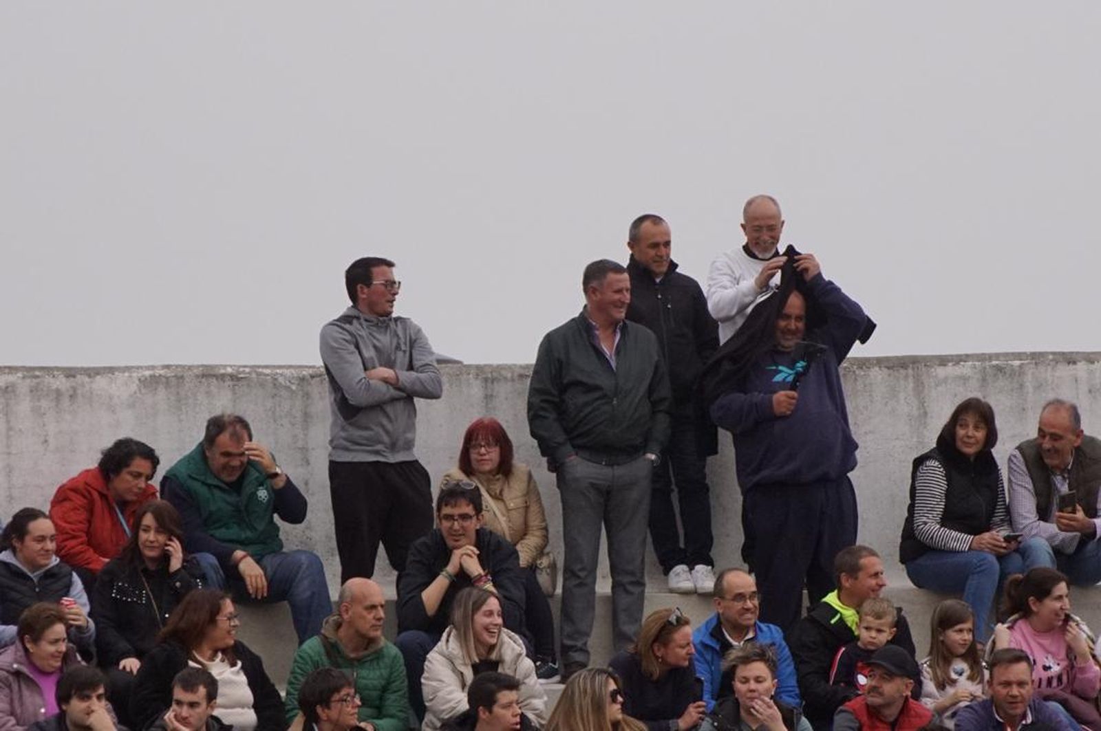 ambiente-y-participacion-durante-el-toro-del-voto-en-villoria-suelta-de-dos-toros-del-cajon-foto-juanes-80