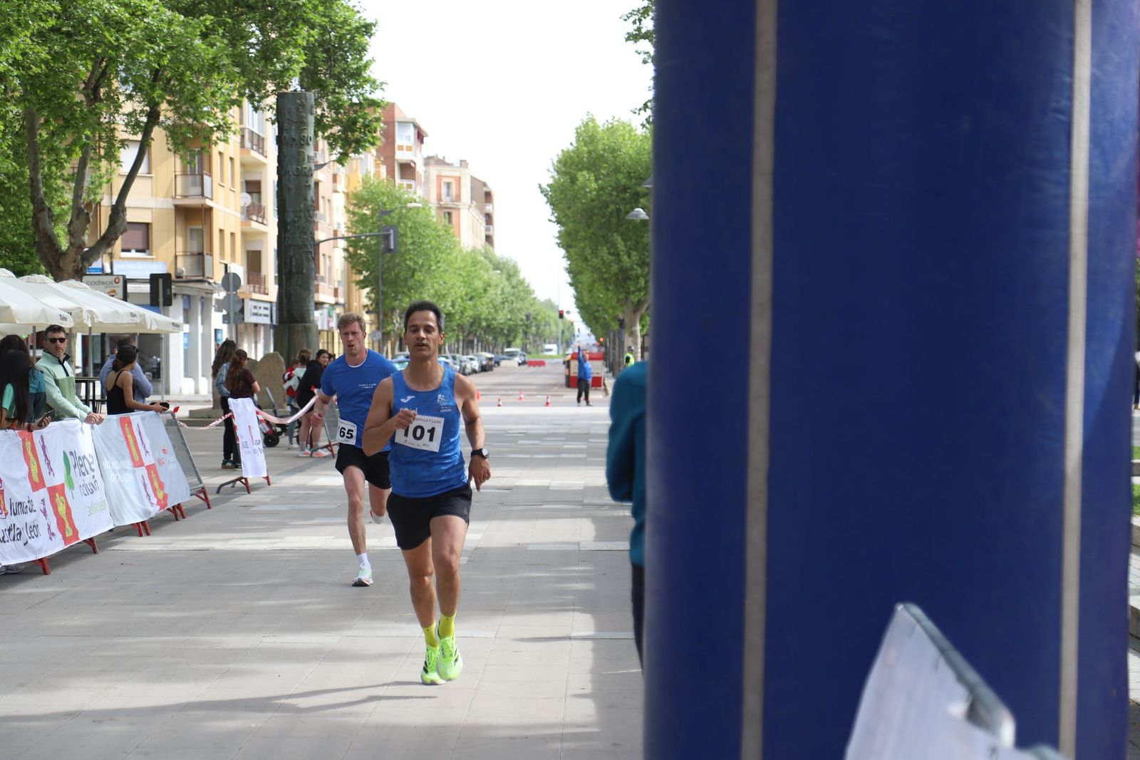 Carrera y marcha por el Día de Castilla y León en Zamora