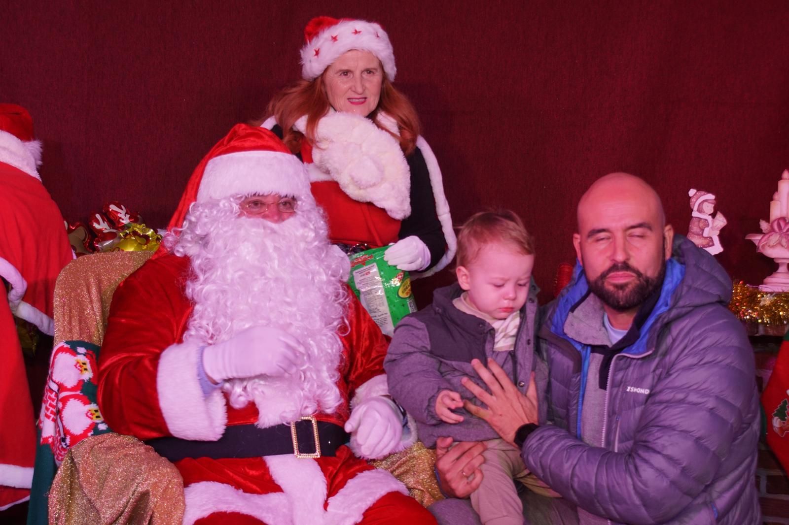 El Encinar recibe la visita de Papa Noel