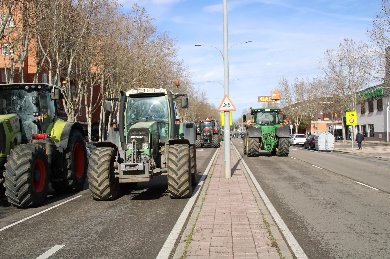 concentracion-profesionales-del-campo-en-el-carrefour-49
