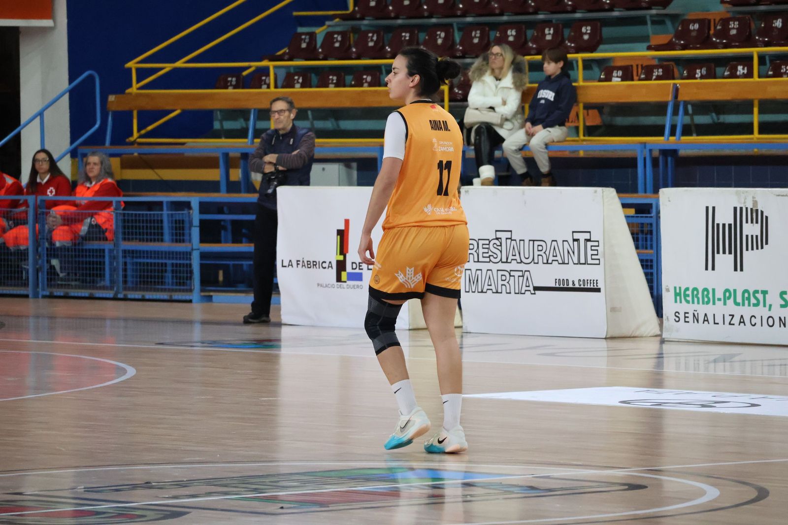 Partido entre CD Zamarat y Cajasol Baloncesto Sevilla