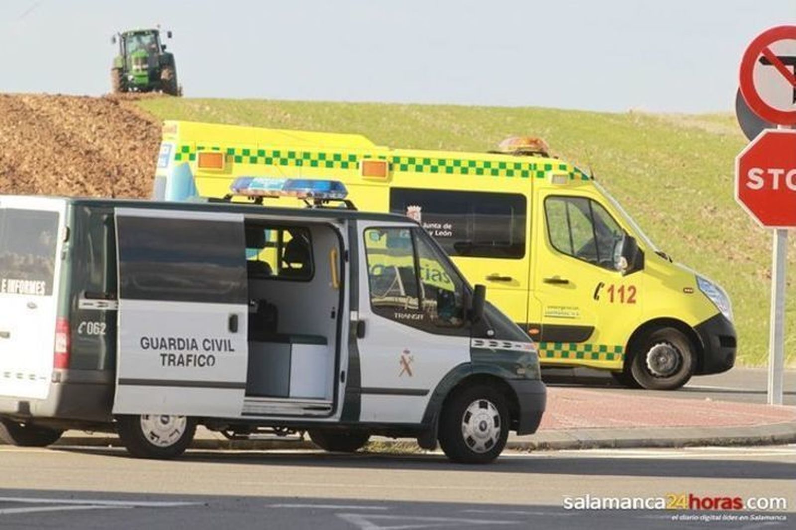 Herido grave un hombre al ser atropellado por su propio tractor en Galindo y Perahuy