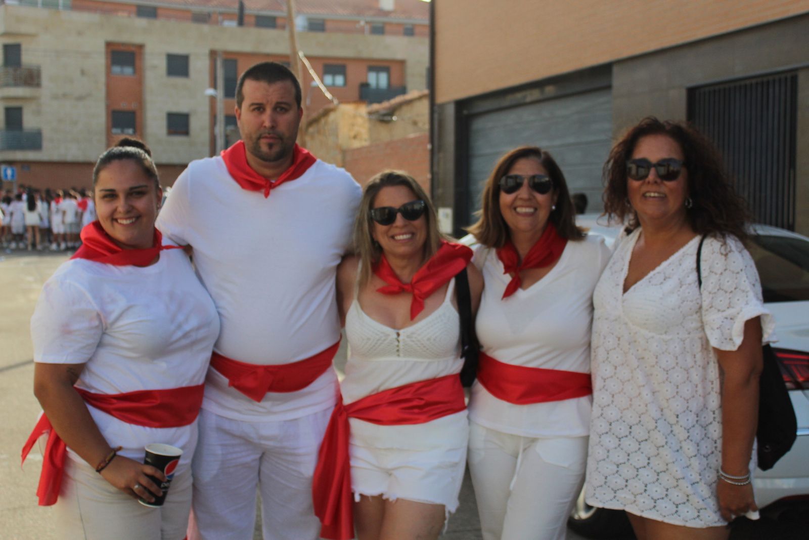 Castellanos de Moriscos. Paseo de peñas con la temática “Viva San Fermín”