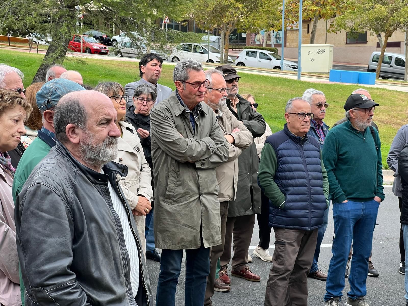 Homenaje en la tapia del cementerio a los 15 fusilados de 1936 en Salamanca
