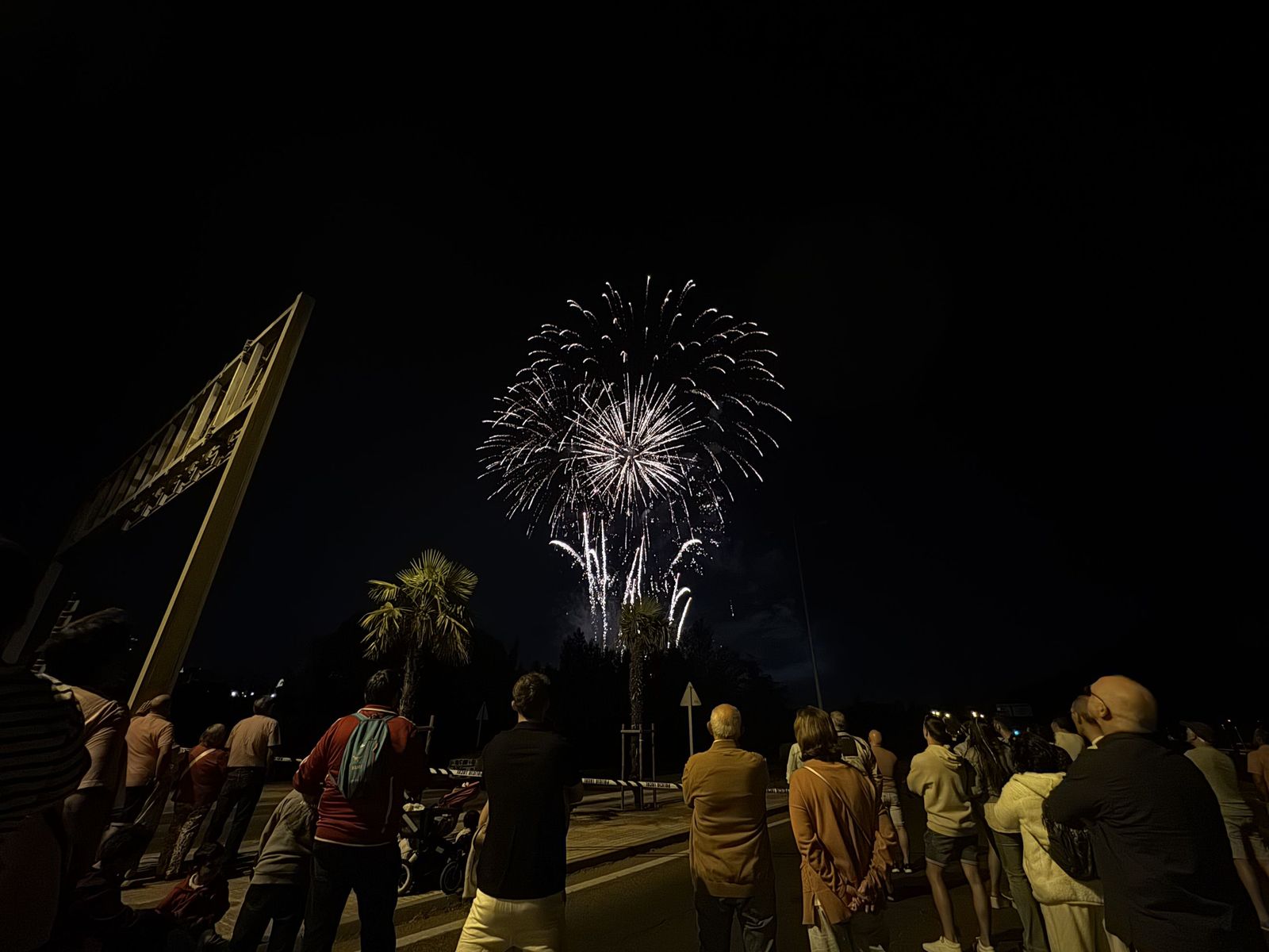 Fuegos artificiales en el entorno del Puente Romano