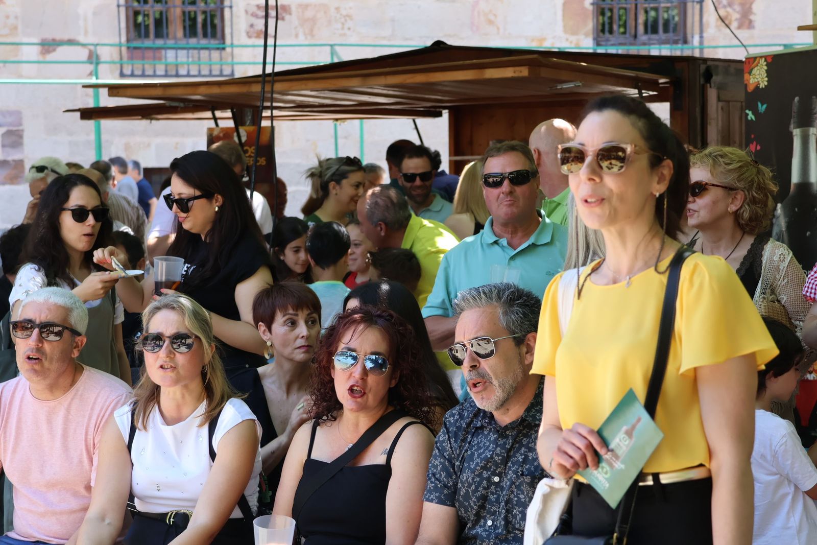 feria-de-vermu-en-plaza-de-viriato-20