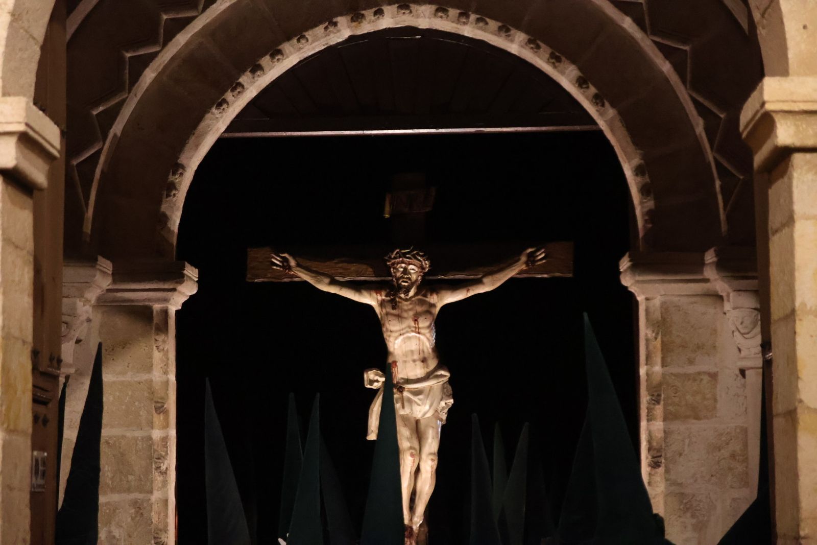 GALERÍA | Revive en imágenes la procesión de las Siete Palabras