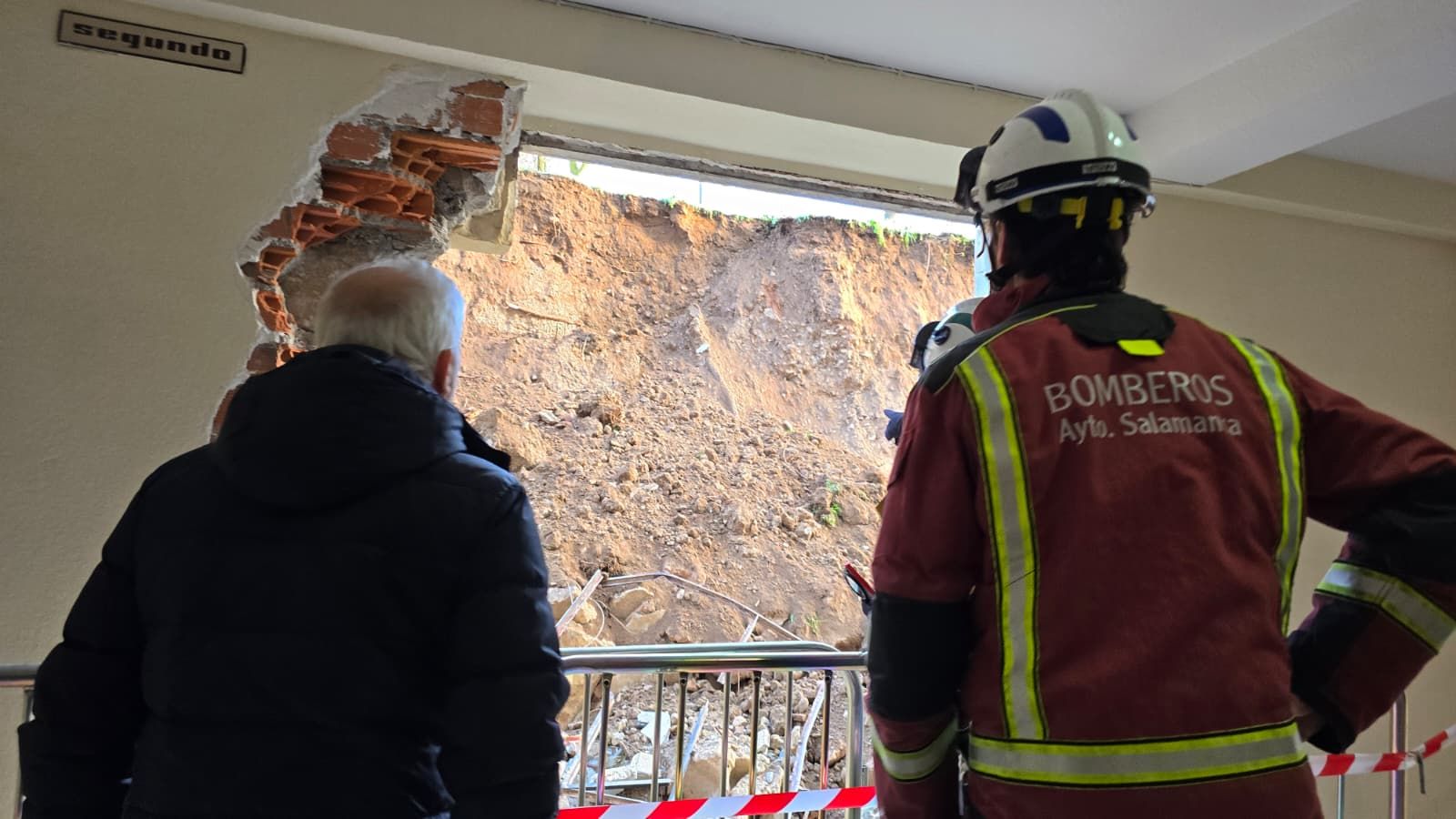 Así ha sido el desprendimiento de la muralla antigua de Salamanca