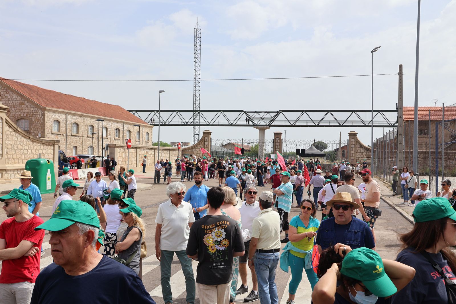 manifestacion-contra-la-perida-de-servicios-de-ave-25